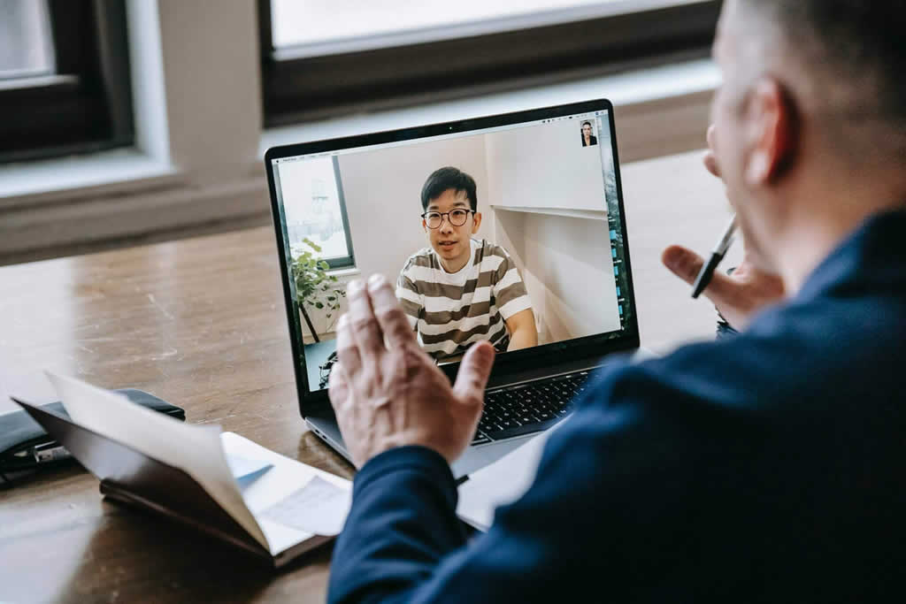 Student on a laptop learning a course