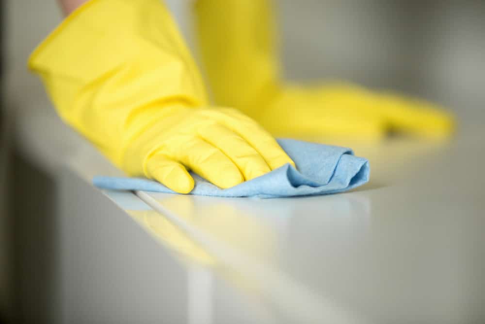 Cleaning Countertop