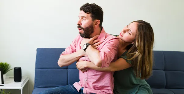 How to effectively perform the heimlich maneuver post img Illustration for Heimlich Maneuver: Step-by-Step Guide to Save a Choking Victim