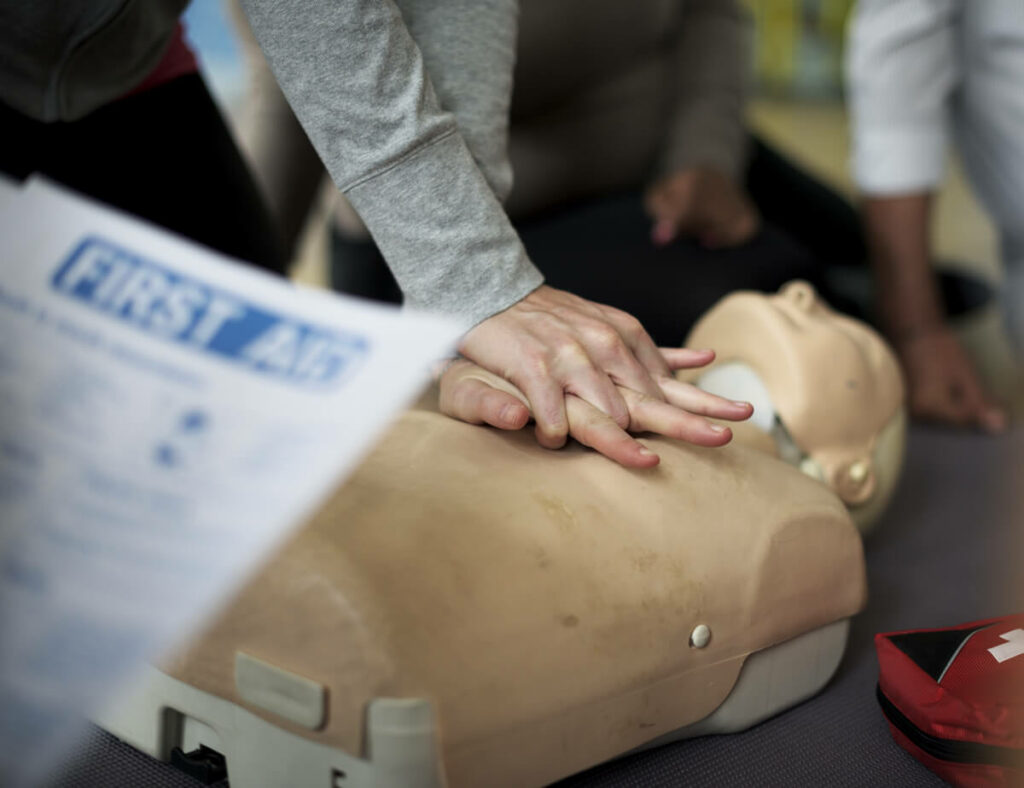 Cpr-first-aid-training-concept-2
