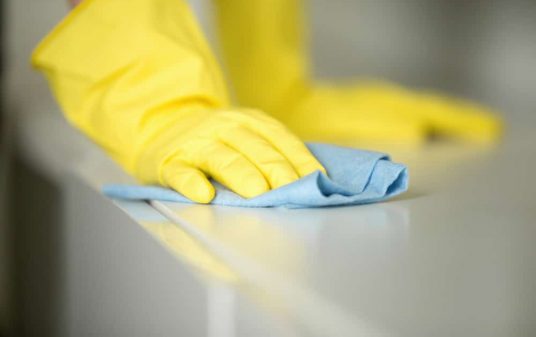Cleaning Countertop